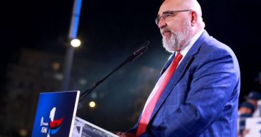 PD mbyll fushatën/ La Civita fjalim vetëm tre minuta para demokratëve