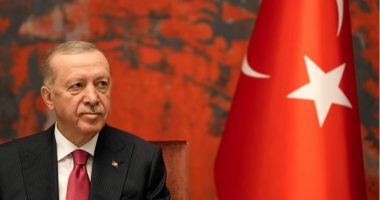 Erdogan përshëndet shpërbërjen e PKK-së kurde si hap drejt “paqes dhe vëllazërisë”