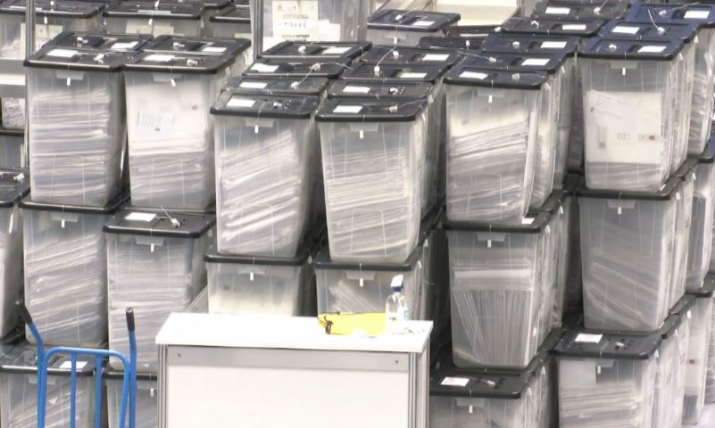 Të tjera vota nga diaspora/ Dy ditë para zgjedhjeve, vijnë edhe 6 mijë fletë nga emigrantët