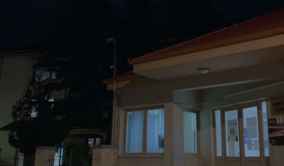 Shkak denigrimi në rrjete sociale/ Konflikt mes adoleshentëve në Korçë, një 17-vjeçare goditet në fytyrë