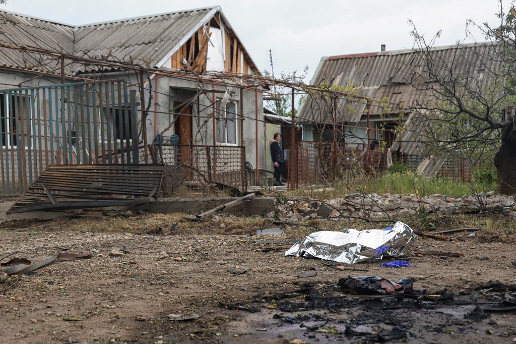 Rusia lëshon mbi 100 dronë drejt qiellit ukrainas gjatë natës