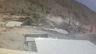 E zuri poshtë masivi i dheut/ Kërkime për të riun në Klos, ndihmon ushtria e Kosovës