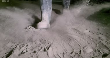 Pluhur nga hëna/ Shkencëtarët britanikë studiojnë mostrat e marra nga misioni kinez