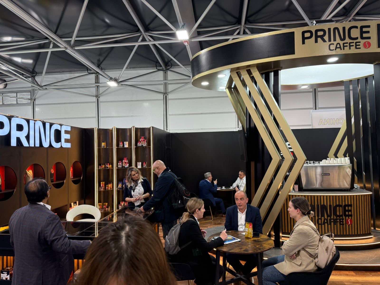 Devolli Corporation prezanton produktet e veta premium të kafes në eventin prestigjioz