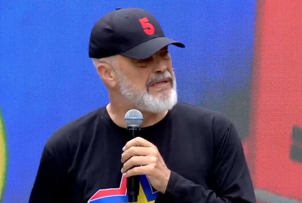 “Devolli i Dritëroit, në Kuvend një rrugaç”, Rama komenton dhunën e Nallbatit: Këta do bëjnë Devollin madhështor?