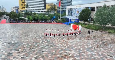 Reuters: Shqipëria e vogël pret samitin e madh