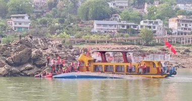 Përmbyset varka turistike në Kinë, të paktën 10 viktima