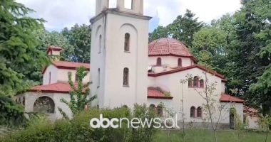 Korçë/ Prifti bie nga çatia e Kishës, dërgohet në spital