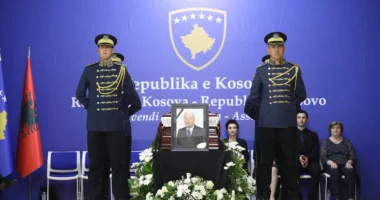 Homazhe për Bujar Bukoshin/ Nderohet jeta dhe vepra e ish-kryeministrit në ekzil