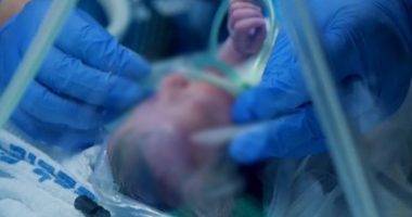 Trinjakët e luftës/ Izrael, lindin në spitalin nëntokësor në Haifa