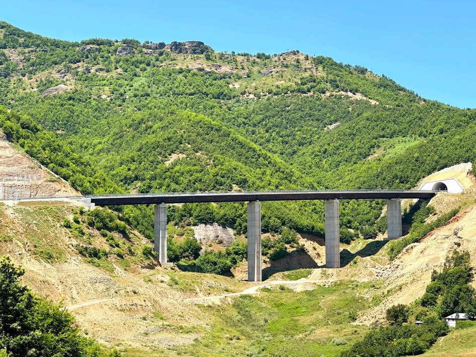 “Rruga Qukës-Qafë Plloçë, shkurton distancën Tiranë-Korçë”/ Rama: Objektivi, të përfundojë në fillim të vjeshtës