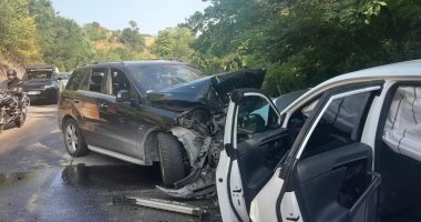 Përplasen dy mjete/ Aksident në rrugën Prrenjas-Librazhd, të plagosur