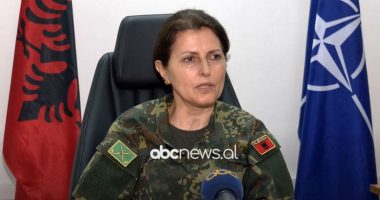 “Gatitu!” para gjenerales shqiptare/ Gruaja e parë në detyrën e zëvendëskomandantes së Forcës Tokësore