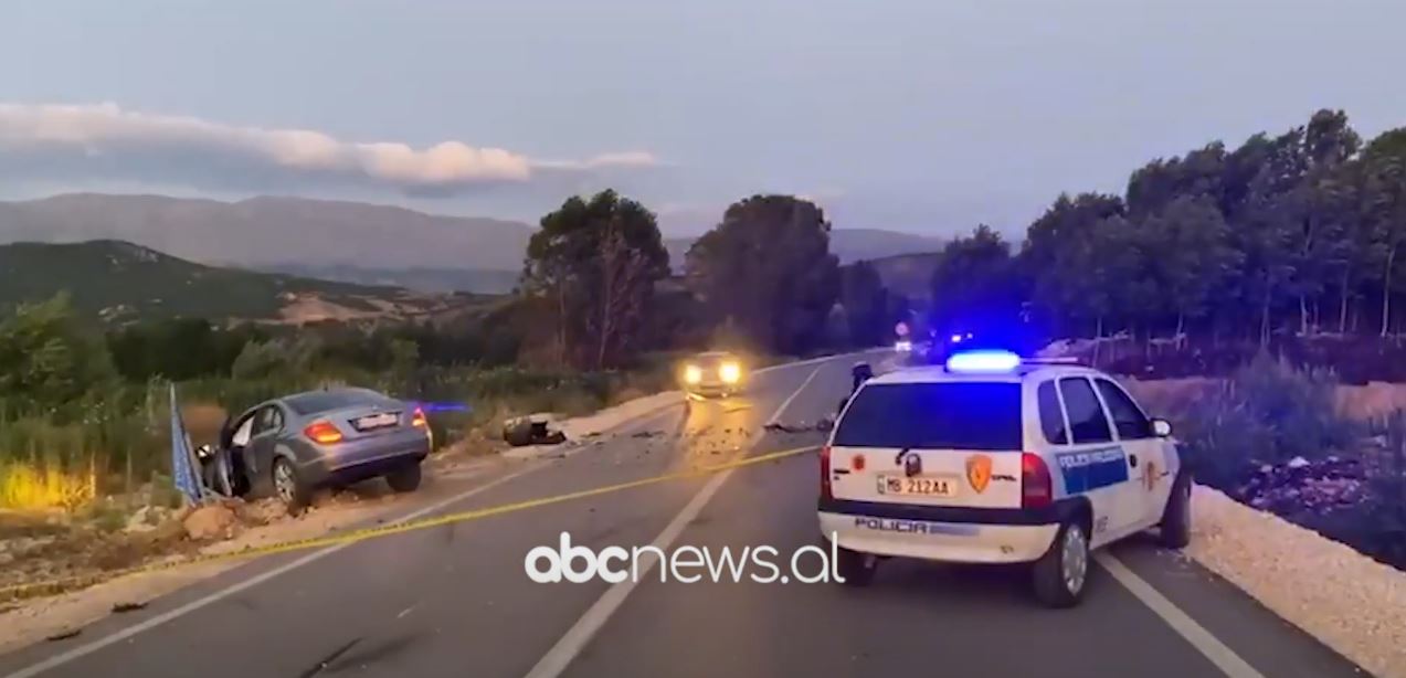 VIDEO/ Përplasen dy automjete në Pogradec, tre të lënduar, njëri prej tyre në gjendje të rëndë