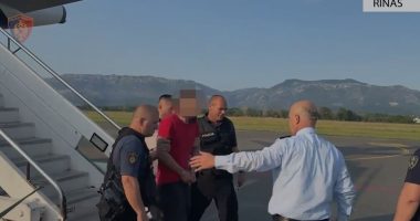 Në kërkim prej dy vitesh për plagosje me thikë, kapet dhe ekstradohet nga Greqia 26-vjeçari shqiptar