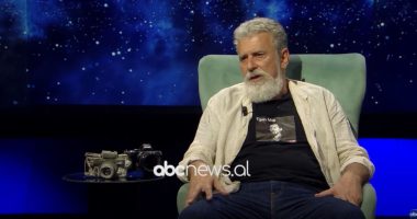 “Kur gjithçka u dogj, vetëm një aparat mbeti”/ Rrëfimi prekës i fotografit Fahredin Spahija për luftën e artin