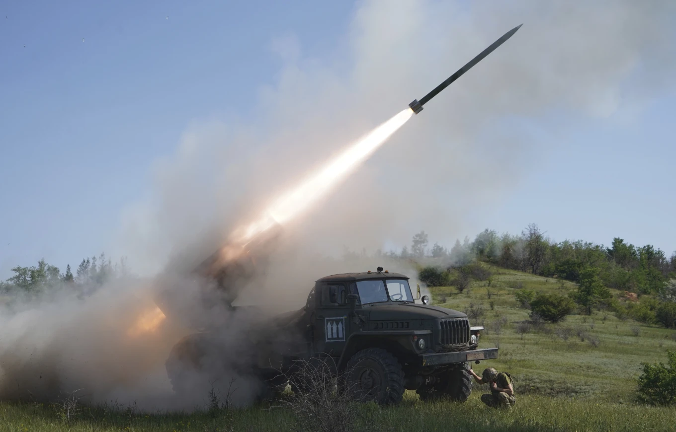 Forcat ruse përparojnë më thellë në rajonin ukrainas të Sumyt