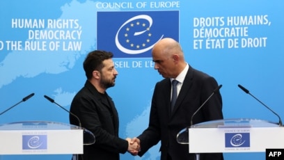 Zelensky nënshkruan ujdi me Këshillin e Evropës për themelimin e një tribunali për krime lufte