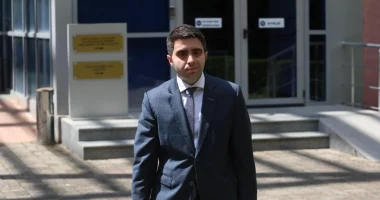 Merret i pandehur kreu i Prokurimeve/ Gjykata e Posaçme vendos “detyrim paraqitje” për Jonaid Myzyraj