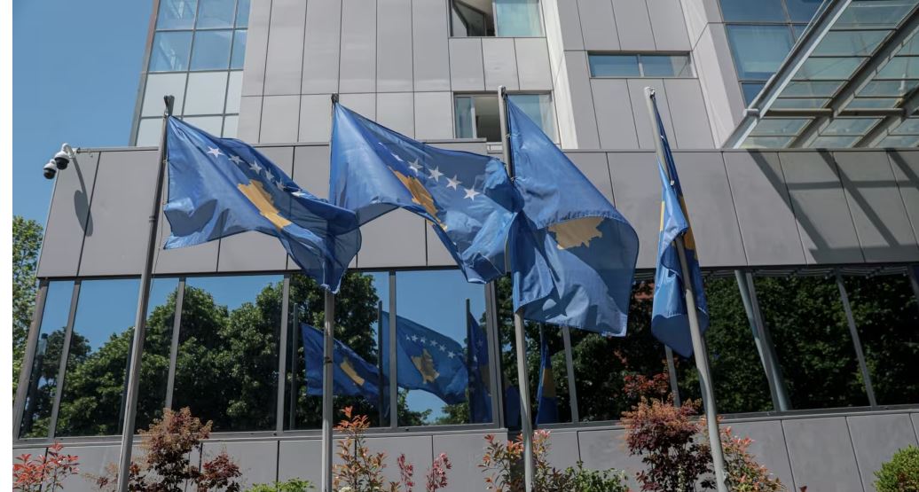 Kosova hap dyert për migrantët nga SHBA/ Qeveria e Prishtinës: Jemi gati për kërkesën e Washingtonit