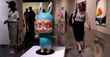 Labubu, lodra që theu rekordet, figurë koleksionuese shitet në ankand për 150 mijë dollarë