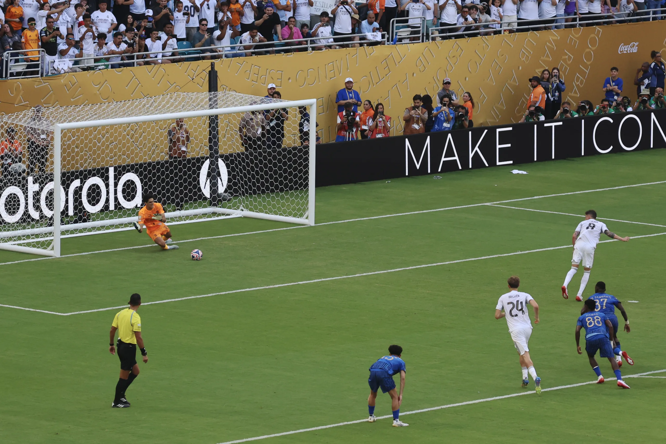 “Merimanga” e penalltive/ Portieri maroken, Bono shkëlqen tek Al Hilal e në kombëtare