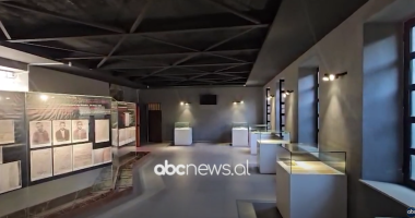 Turistët vizitojnë muzetë/ Shkodër, polakët dhe izraelitët në muzeun e rezidencës ndaj komunizmit