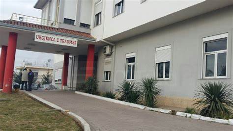 U përplasën në rrugë/ Si është gjendja shëndetësore e tre të miturve në Spitalin e Traumës