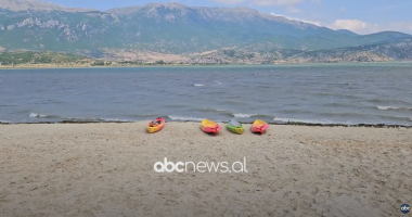 Turistët eksplorojnë Prespën/ Aventurë në natyrë, sport ujor, pasuri kulturore dhe kulinarë