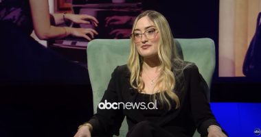 “E rritur mes tingujve të violinës, por zgjodha pianon më dukej e veçantë”, rrëfehet mbesa e Sandër Prosit, Rejsi Prosi