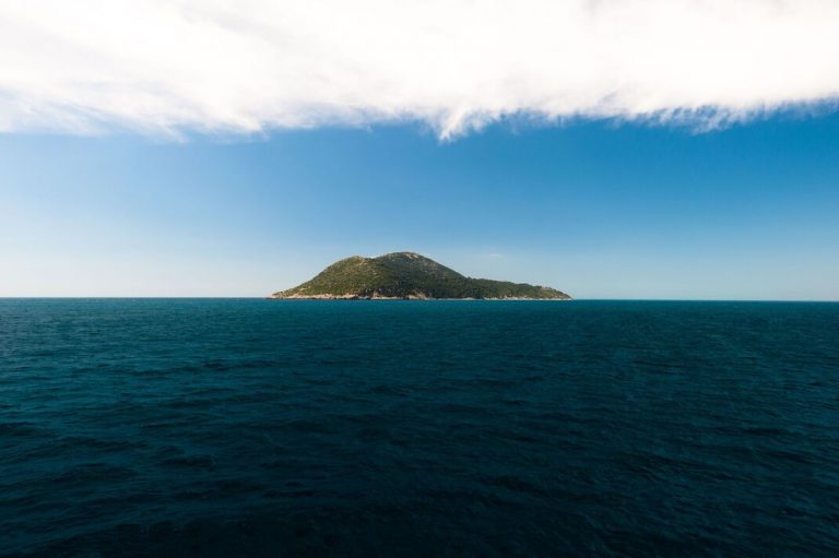 “Resort luksoz në Sazan”/ “The Guardian”: Investim i Kushner mbi 1 miliard dollarë në ishullin shqiptar