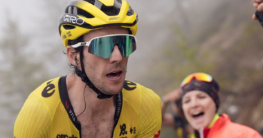 Fanella e verdhe është britanike/ Simon Yates praktikisht riumfon në Giro, kryevepër me Alpe