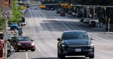 Tesla nis testimin e taksive pa shofer në SHBA