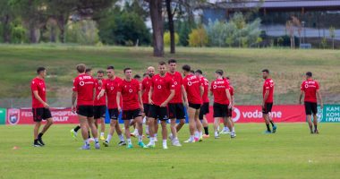 Kombëtarja zbret në fushë/ Skuadra kuqezi “plotësohet” dhe nis përgatitjet për Serbinë