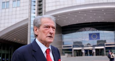 Doktori, i vetmuar në Bruksel/ Baltos Shqipërinë, por merr “shuplakë” të fortë nga BE