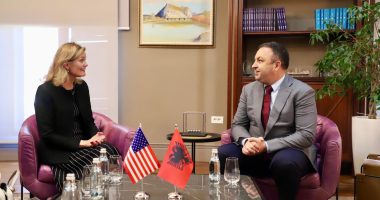 E dërguara e SHBA në zyrën e ministrit të Brendshëm, Hoxha: Mirënjohje për mbështetjen e SHBA në luftën kundër kriminalitetit