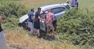 VIDEO/ Aksident në autostradën Vlorë-Levan, plagosen shoferi dhe dy turistë