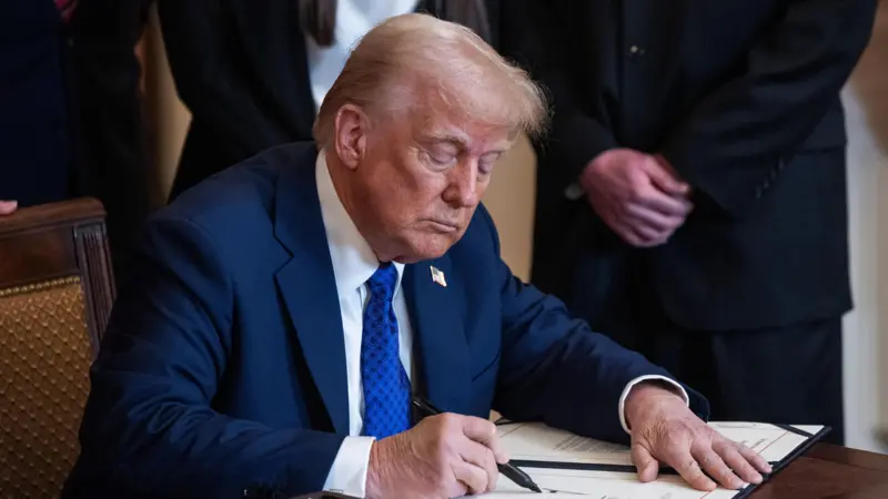 Trump premton të luftojë emigracionin e paligjshëm