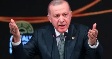 Udhëheqësit botërorë bëjnë thirrje për përmbajtje, ndërsa të tjerë dënojnë sulmin e Izraelit ndaj Iranit