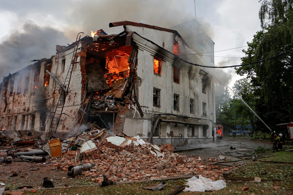 Rusia, sulme vdekjeprurëse/ Breshëri raketash dhe dronë në Kharkiv