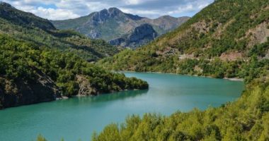 Gjendet i pajetë një 56-vjeçar në lumin Mat, dyshohet mbytje aksidentale