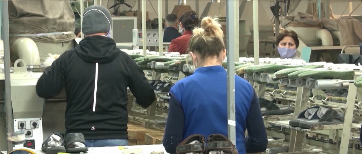 aksioni-antiinformalitet-ne-tregun-e-punes-inspektoriati-shteteror-i-punes-kontrollohen-mbi-23-mije-vende-pune