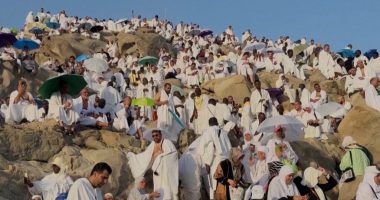 Në Mekë për haxh/ Miliona pelegrinë në malin e Arafatit