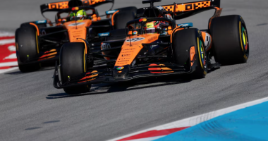 McLaren dominon në Spanjë/ Formula 1, Piastri fiton në pistën e Barcelonës, Verstappen në vendin e 10-të