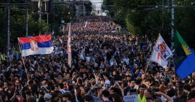 Studentët në Serbi paralajmërojnë mosbindje civile nëse nuk shpallen zgjedhjet