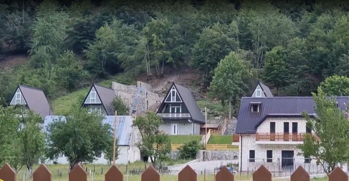 Ngrohja globale prek turizmin/ Temperaturat në rritje, vera nuk do të jetë sezoni i vetëm i preferuar në Shqipëri