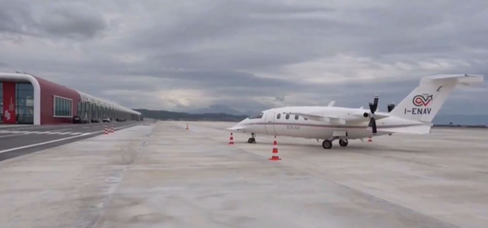 Aeroporti i Vlorës, shtysë për rivierën/ Bloomberg: Nxitje edhe për investimin e Kushner në jug