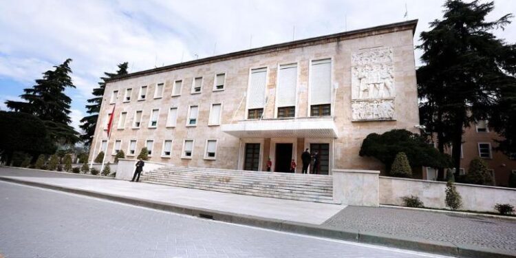 Raporti i PE për Shqipërinë, reagon Qeveria: E mirëpresim, konfirmon mbështetjen për zgjerimin e BE!