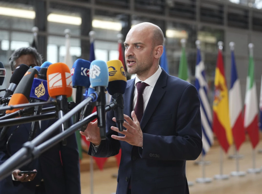 Franca njofton një tjetër paketë sanksionesh kundër Rusisë