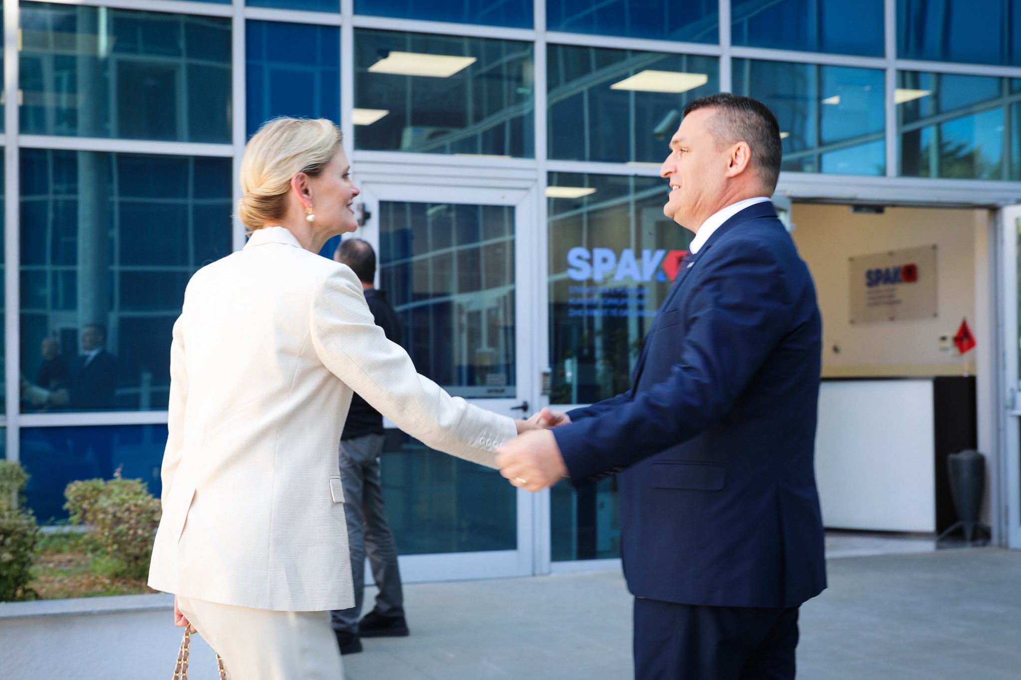 SHBA mbështet SPAK (për drogën)/ Nancy Vanhorn takon Dumanin dhe disa prokurorë